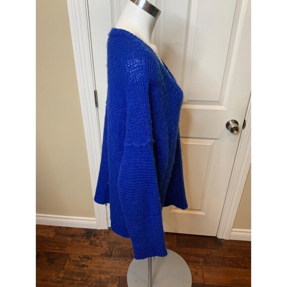 Michael Kors Blue Wool V-Neck Sweater, Size 3X - Picture 2 of 5